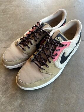Nike Air Jordan 1 low in Tan, Pink, Black